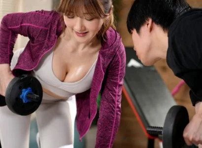 Chàng trai số hưởng với nữ PT gợi cảm chịch nhau
