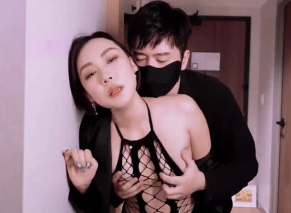 Mụ vợ bán thân cho sếp để trả các khoản nợ cho chồng
