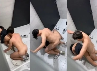 Cặp nam nữ bị bắt gặp đang quan hệ trong WC