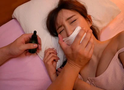 Gã trai đánh thuốc mê cô em họ xinh đẹp để quan hệ
